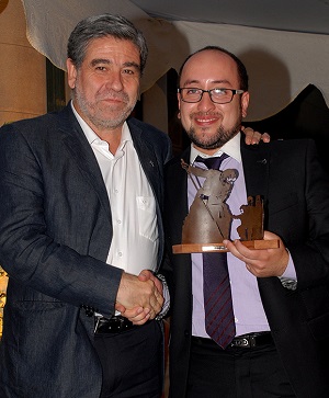 Jorge Candia, mejor alumno de Ingeniería Comercial y Premio Universidad Alberto Hurtado.