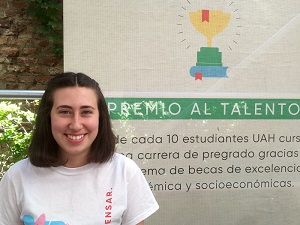 Luna Valdés, estudiante de Pedagogía en Inglés UAH.