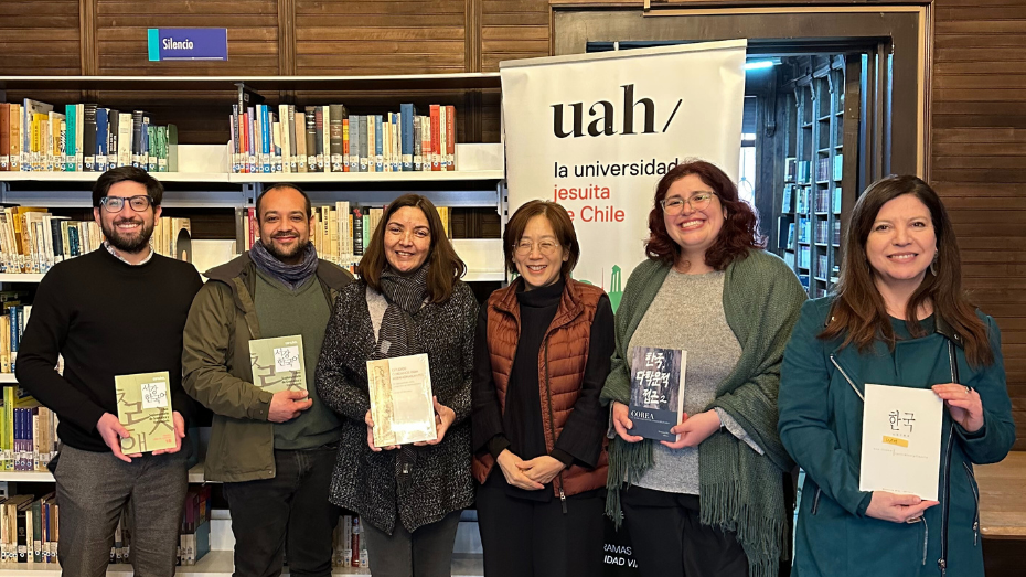 South Korean academic donates books and collection of oriental films to UAH | UAH